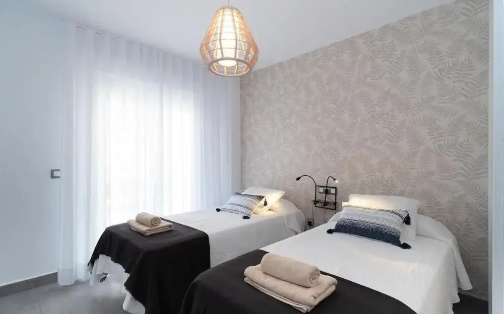 Photo - Sur Suites La Dorada, centricos soleados a pocos metros de la Playa y con Parking Opcional