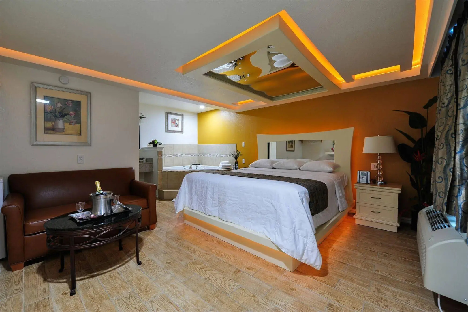 Photo - Romantic Inn & Suites