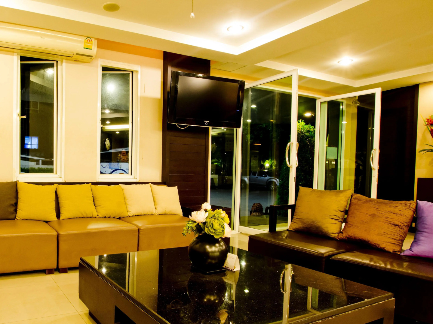 Foto - Sinsuvarn Airport Suite Hotel