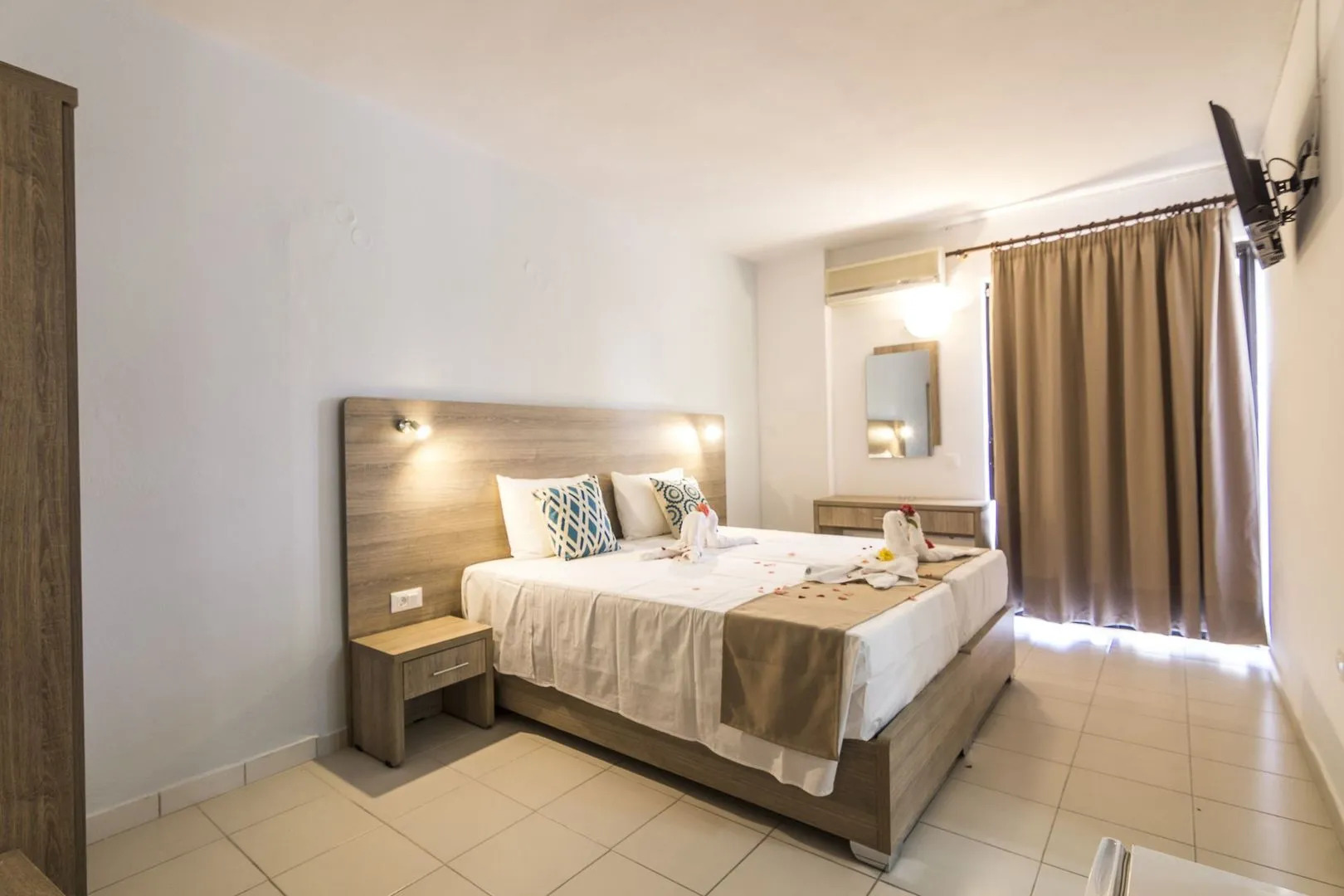 Photo - Tivoli Hotel