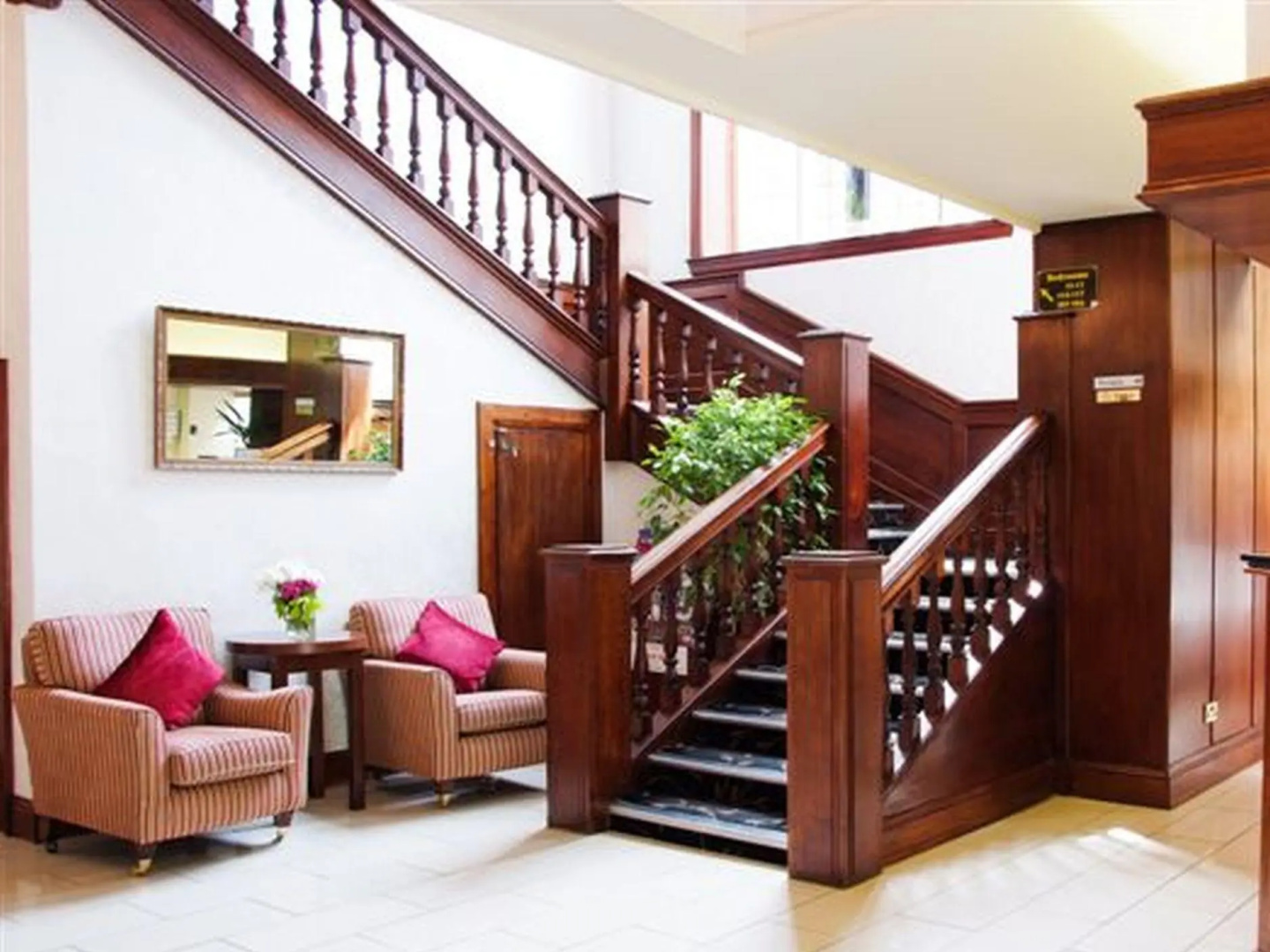 Photo - Southcrest Manor Hotel, Best Western Signature Collection