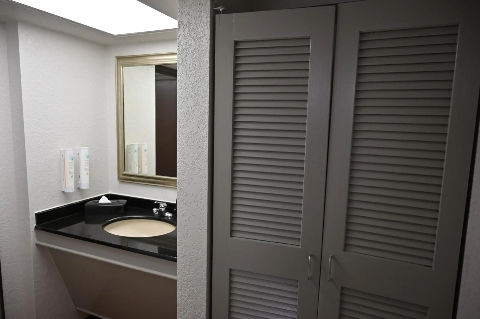 Photo - Atrium Hotel and Suites DFW Airport South