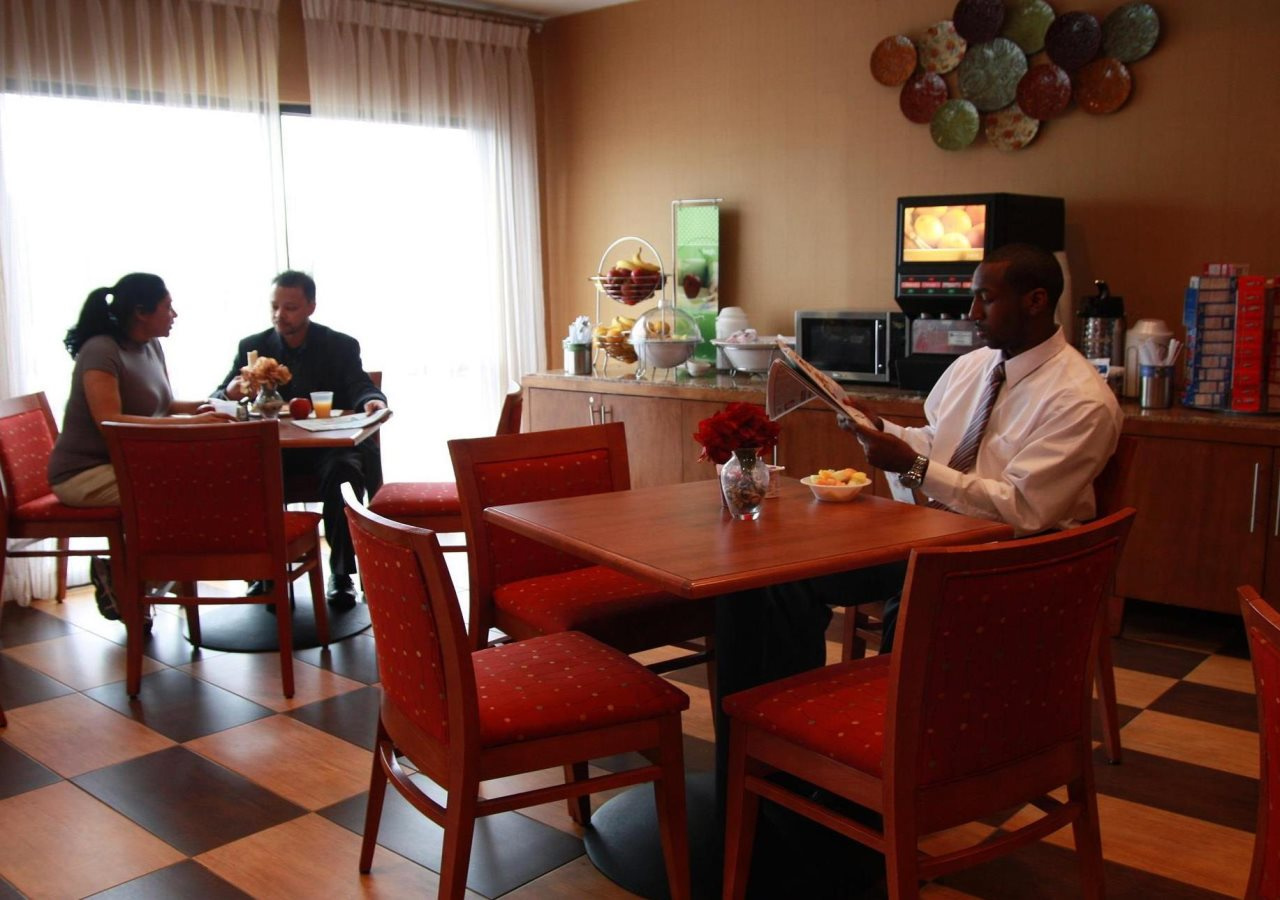 Photo - Hampton Inn Boston - Logan Airport