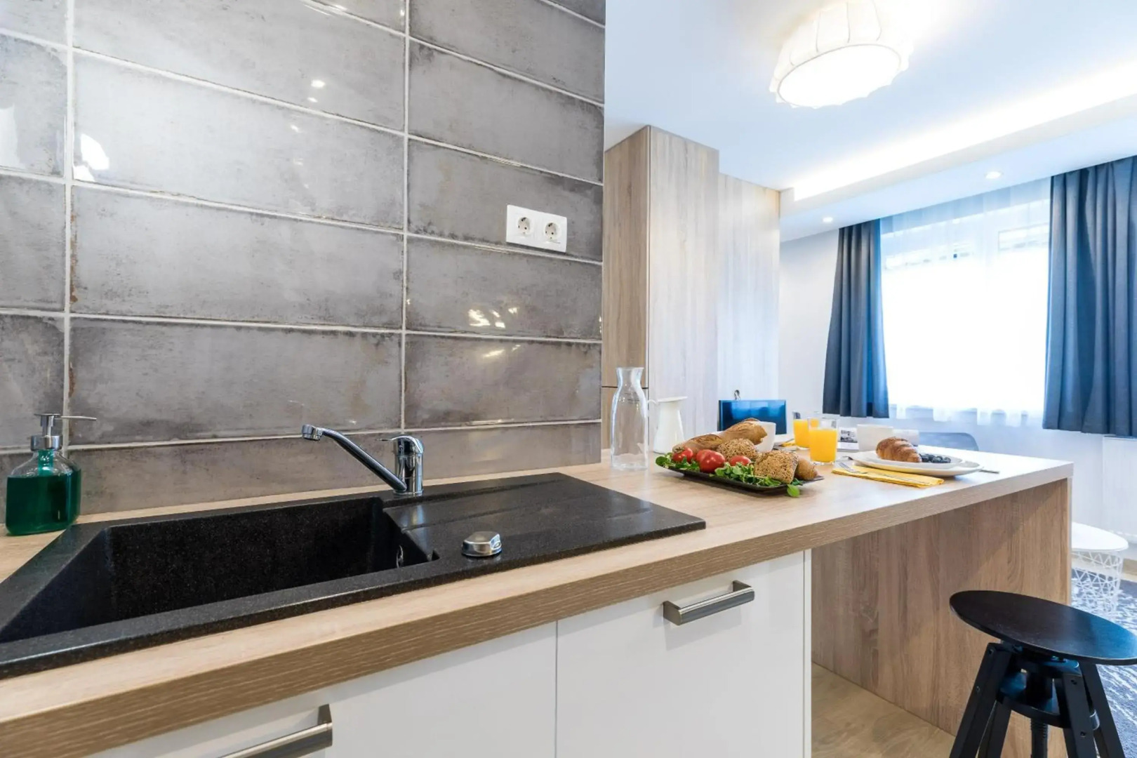 Photo - Vagabond Corvin