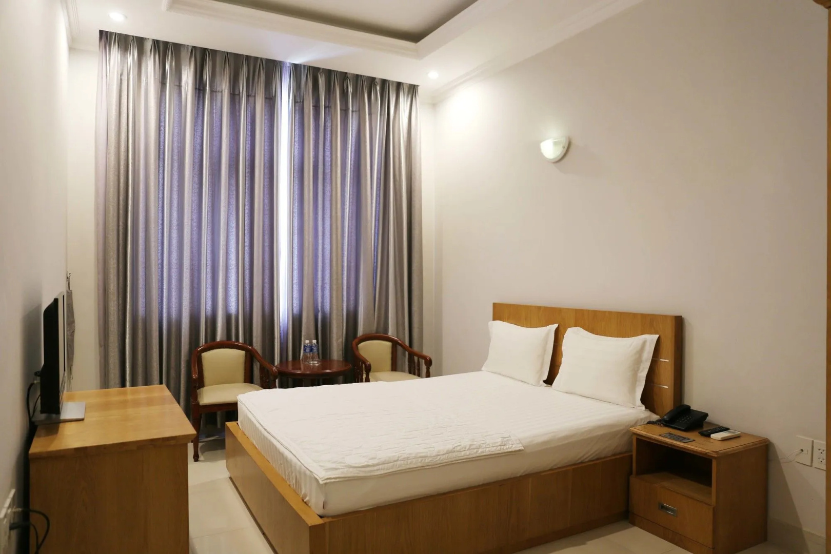 Foto - Bin Bin Hotel 2 - Near Him Lam D7
