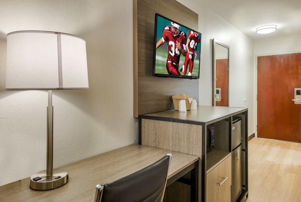 Photo - Red Roof Inn PLUS+ & Suites Savannah - I-95