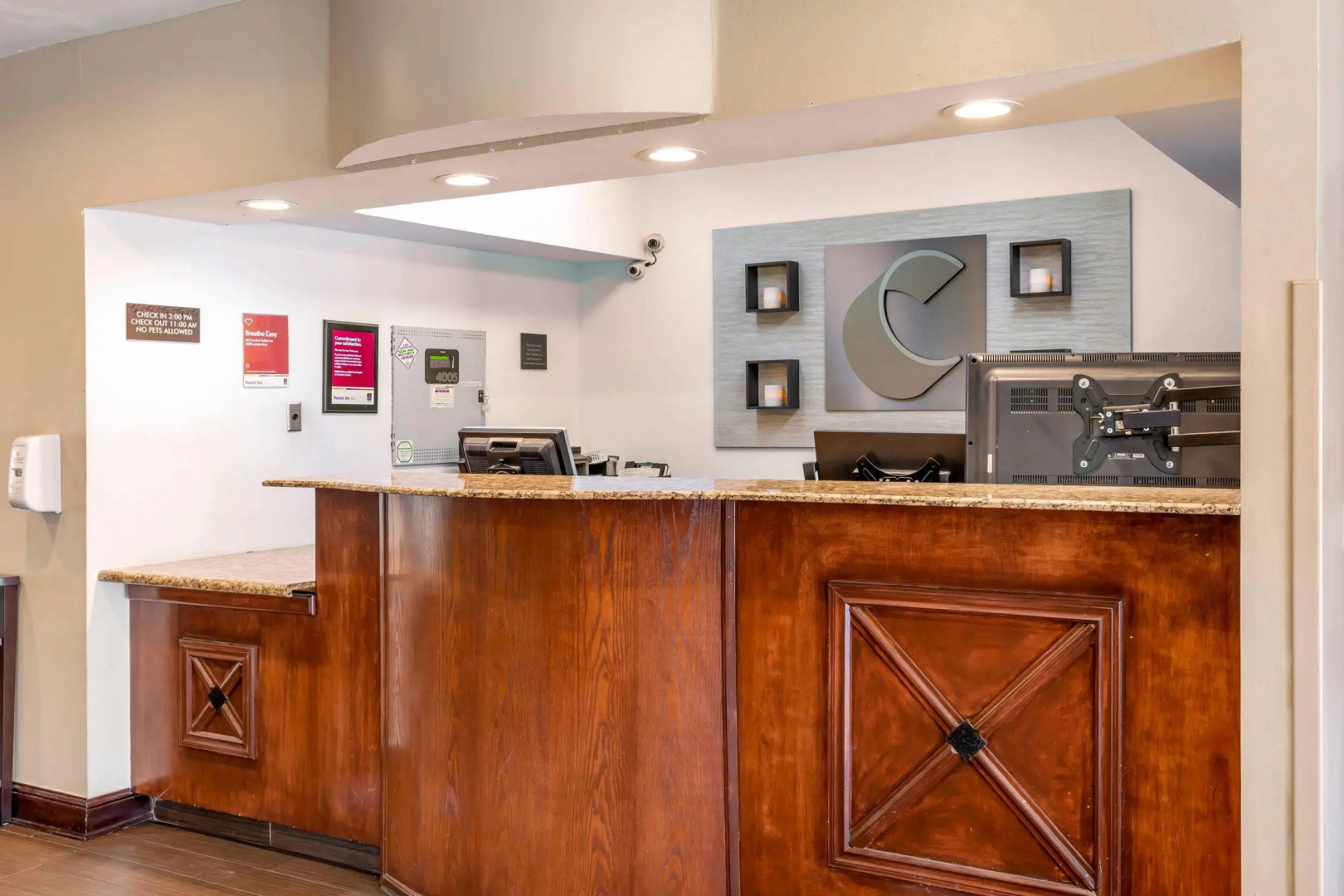 Photo - Comfort Suites North Dallas