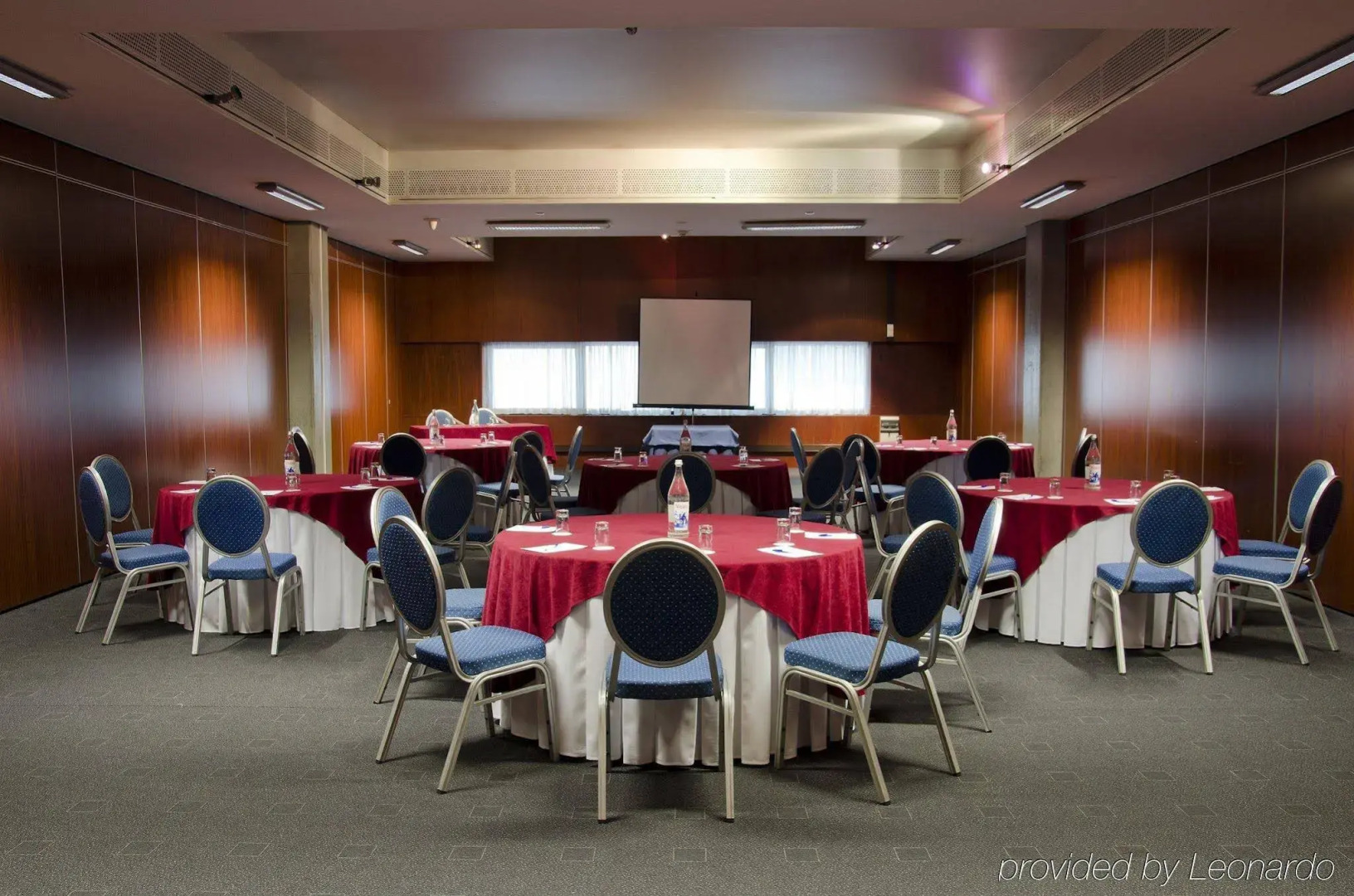 Photo - VIP Executive Arts Hotel