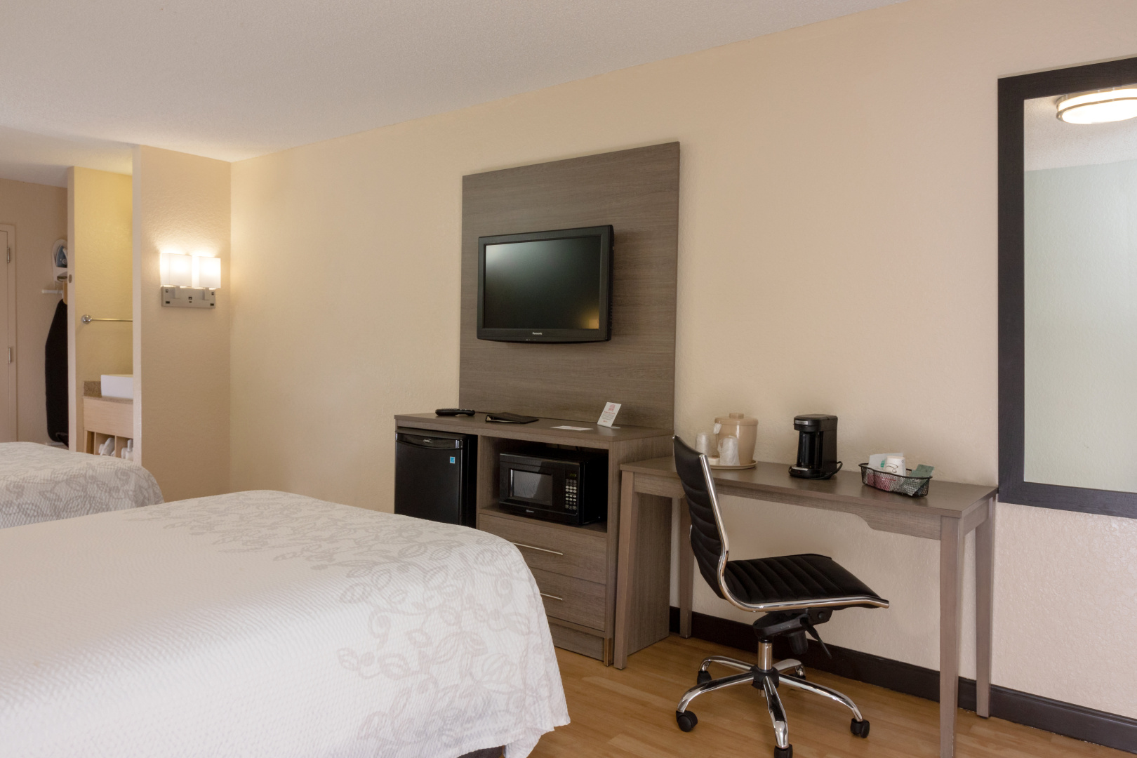 Photo - Red Roof Inn PLUS+ Miami Airport