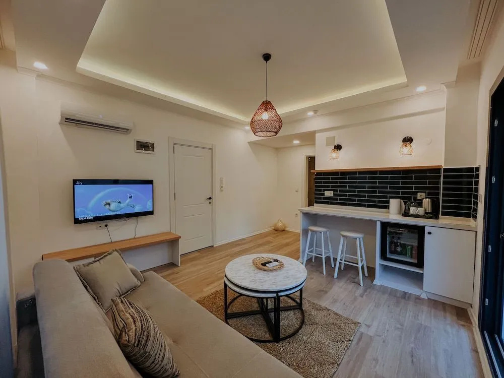 Photo - Marla Suite Hotel