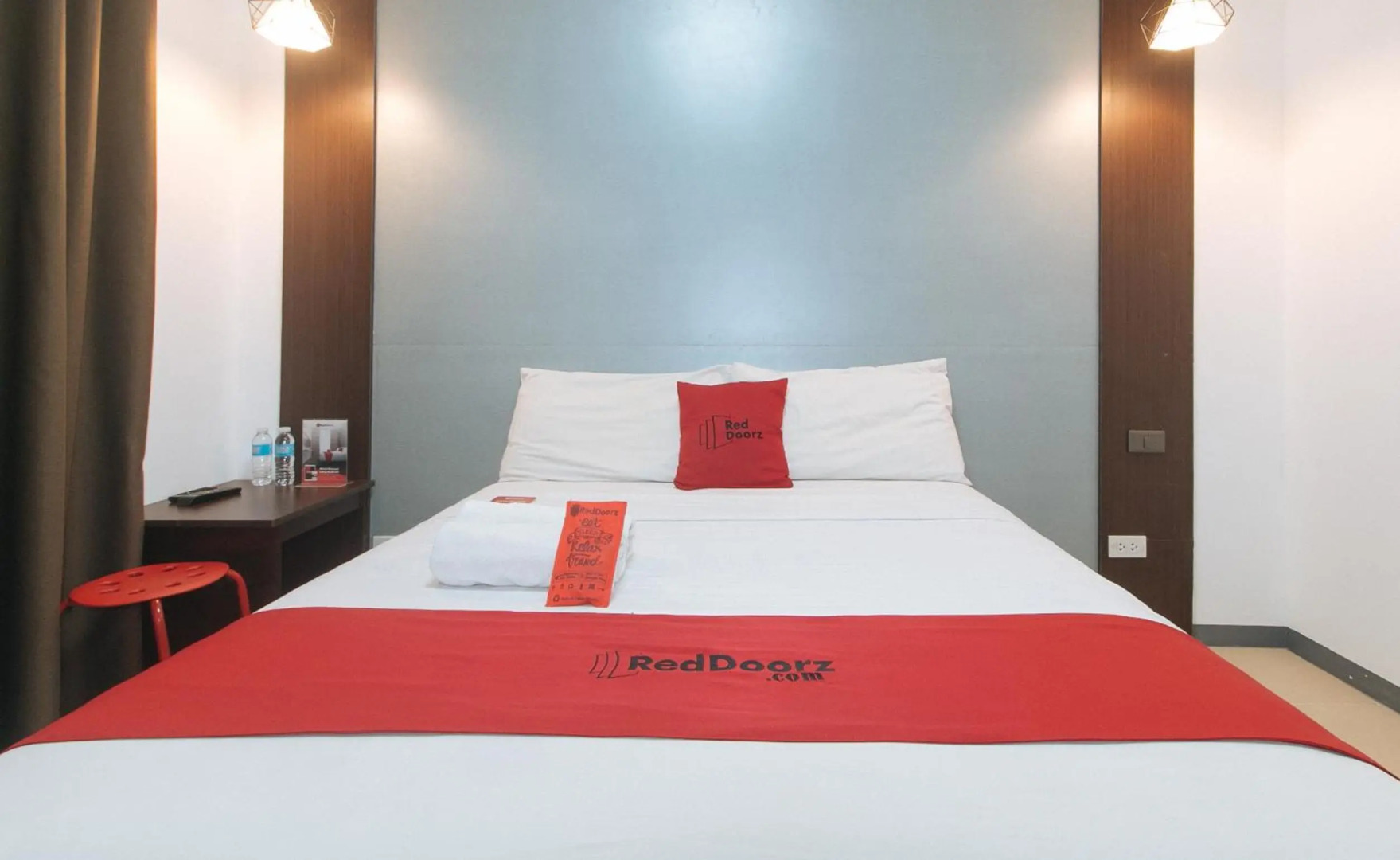 Photo - RedDoorz Plus at EDSA Congressional