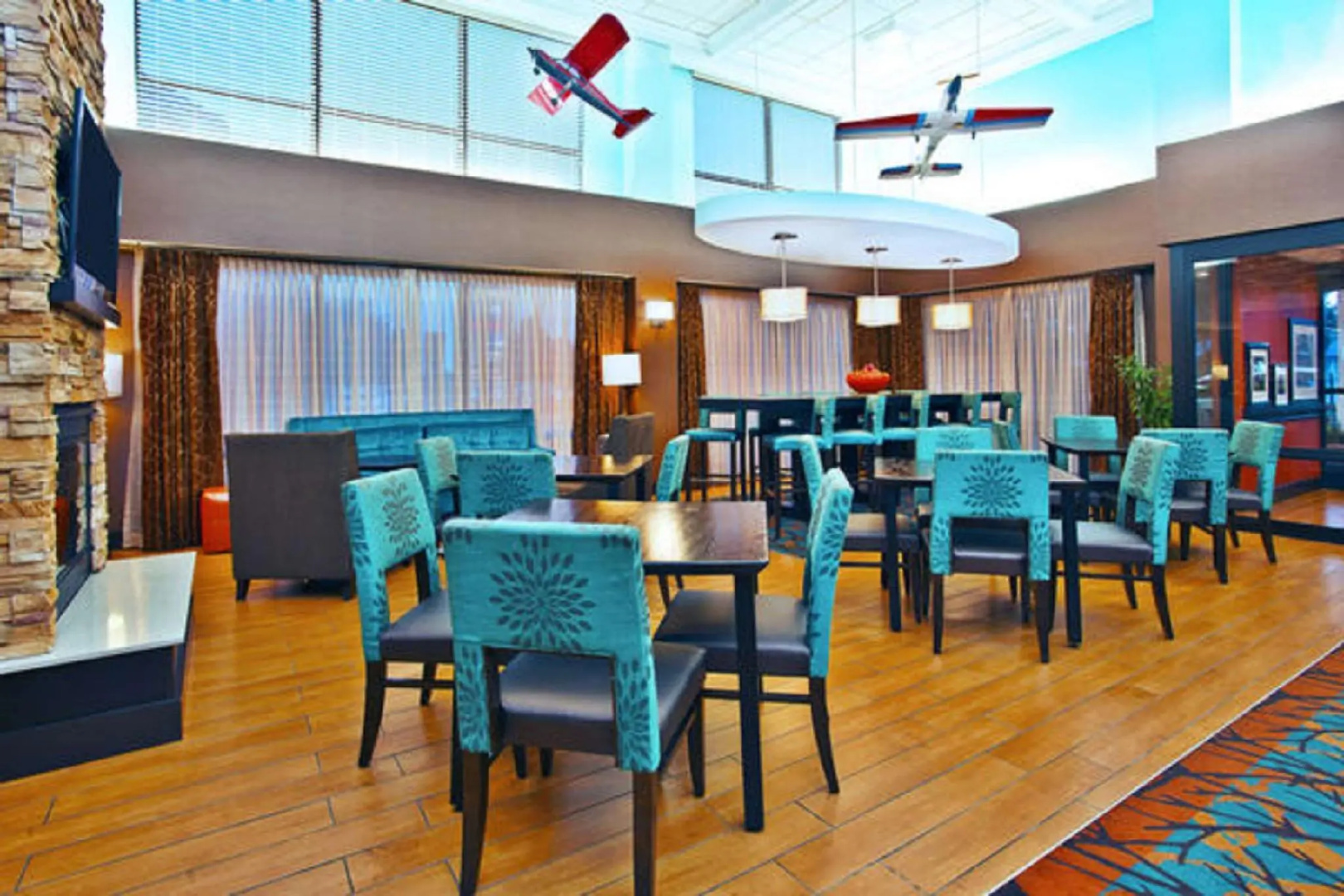 Foto - Hampton Inn by Hilton Chicago-Midway Airport