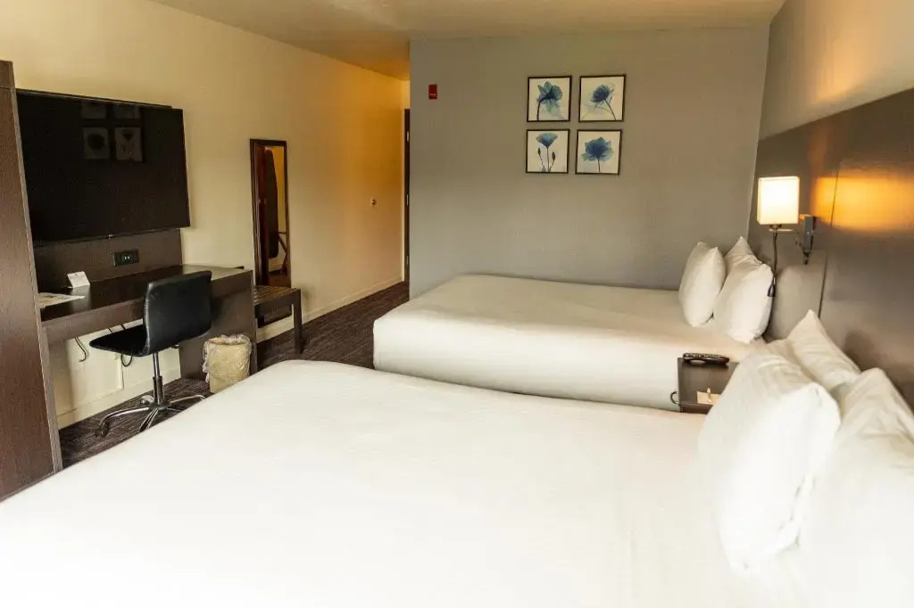 Photo - Lake Natoma Inn