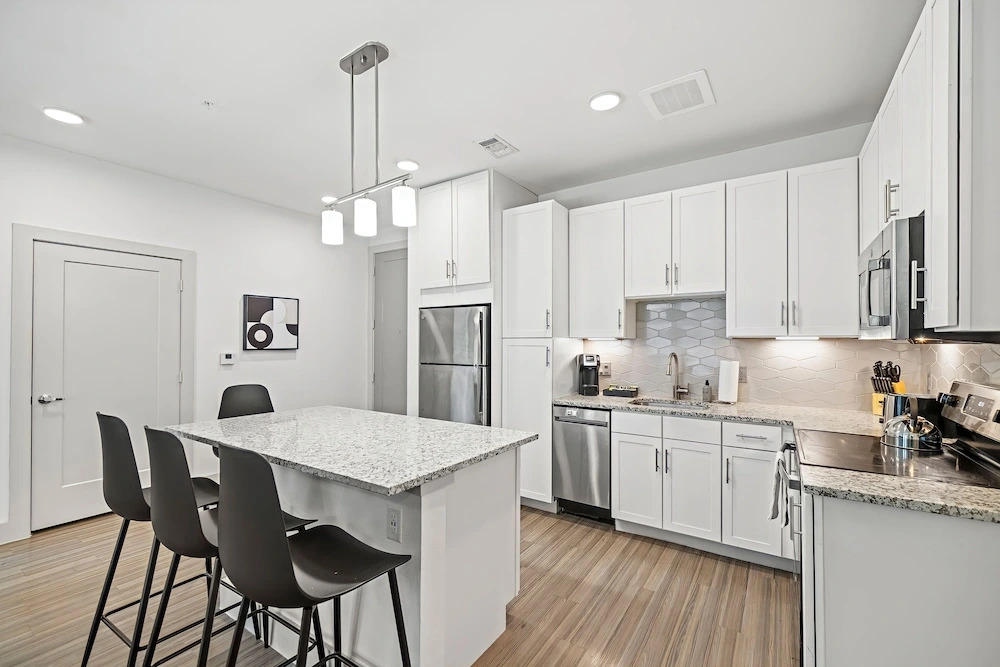 Photo - Placemakr Downtown Austin