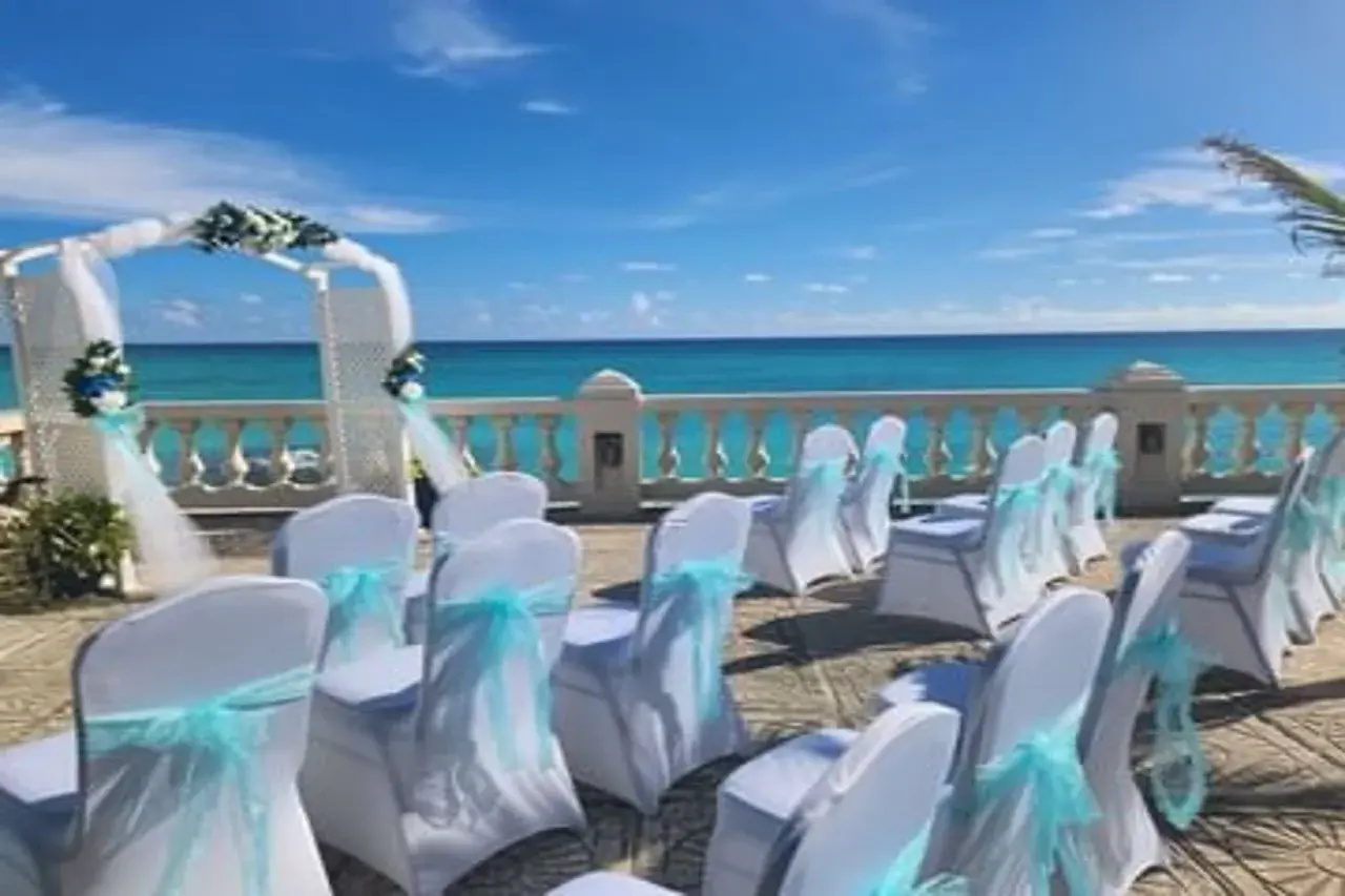 Photo - Dover Beach Hotel