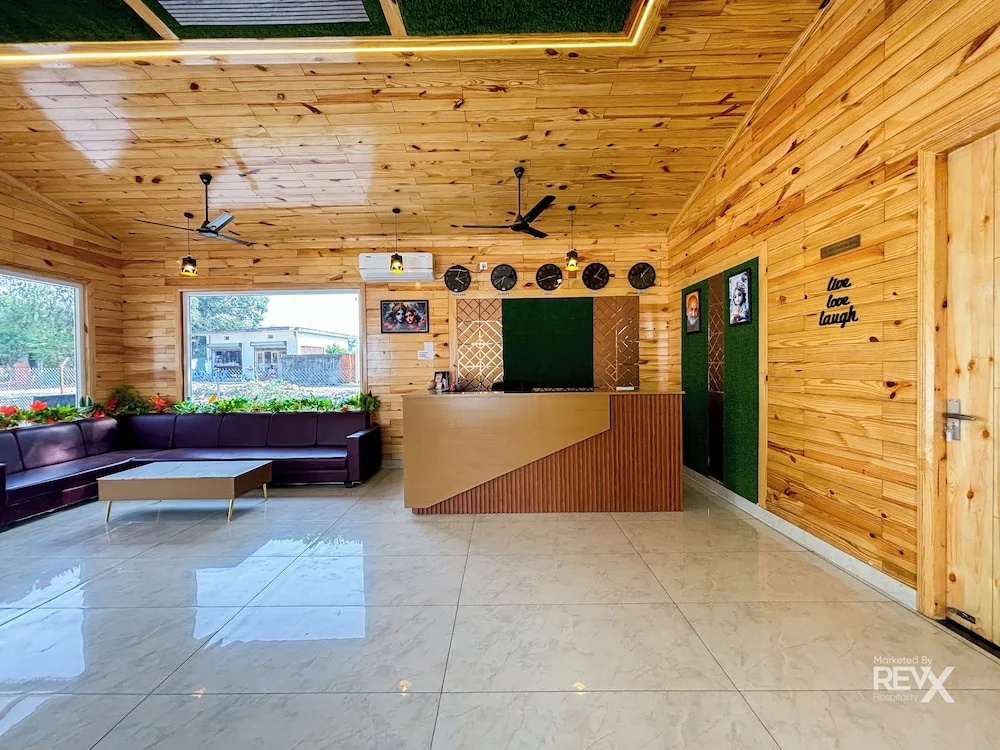 Wonderwood Corbett Resort (1min walk to River with Deep Jungle Trail)