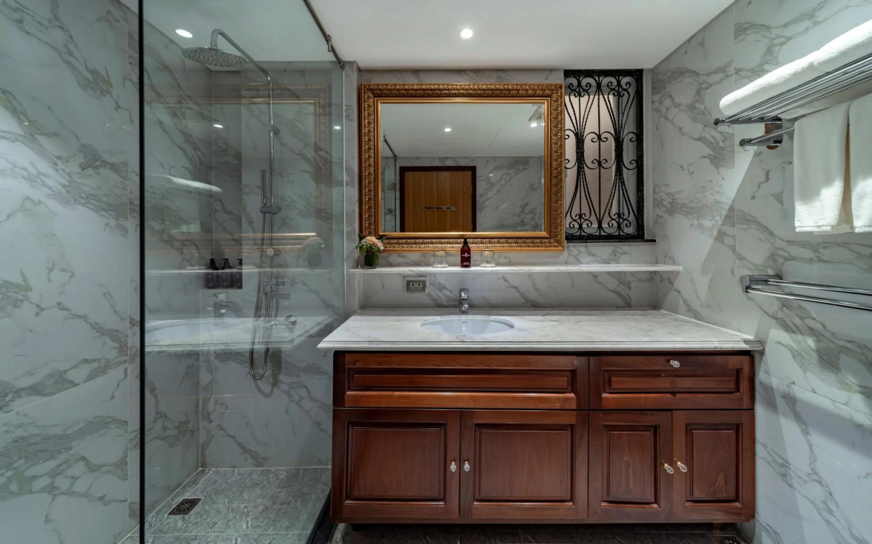 Photo - Sherwood Residence