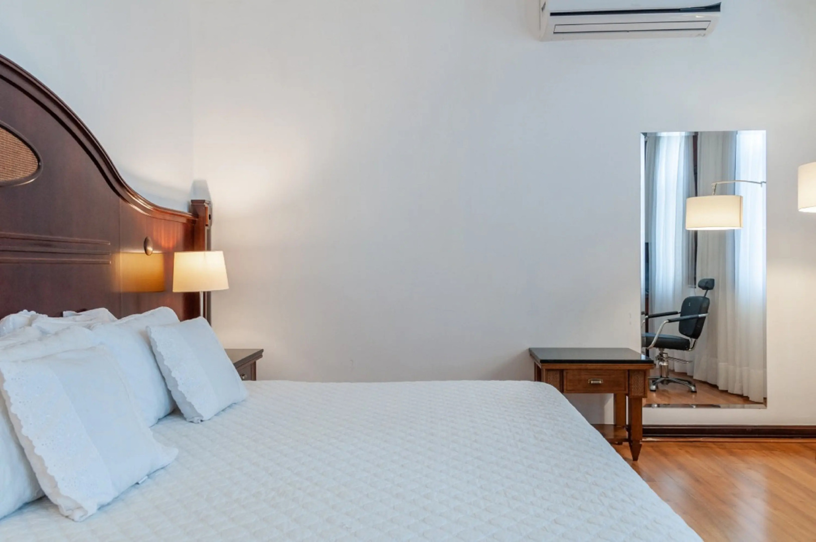 Photo - Johnscher by SJ - San Juan Curitiba