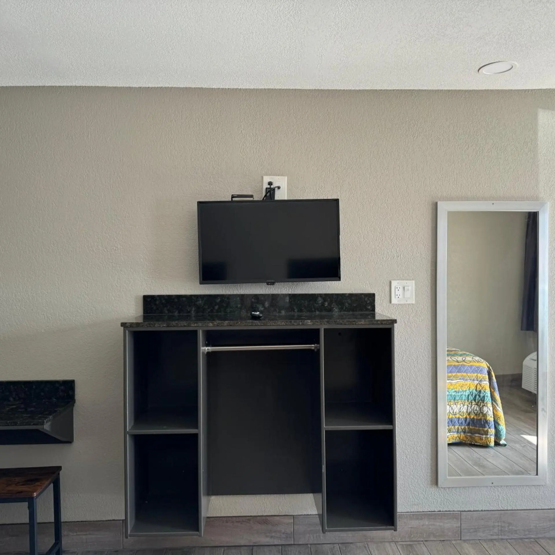 Photo - Nola Inn & Suites