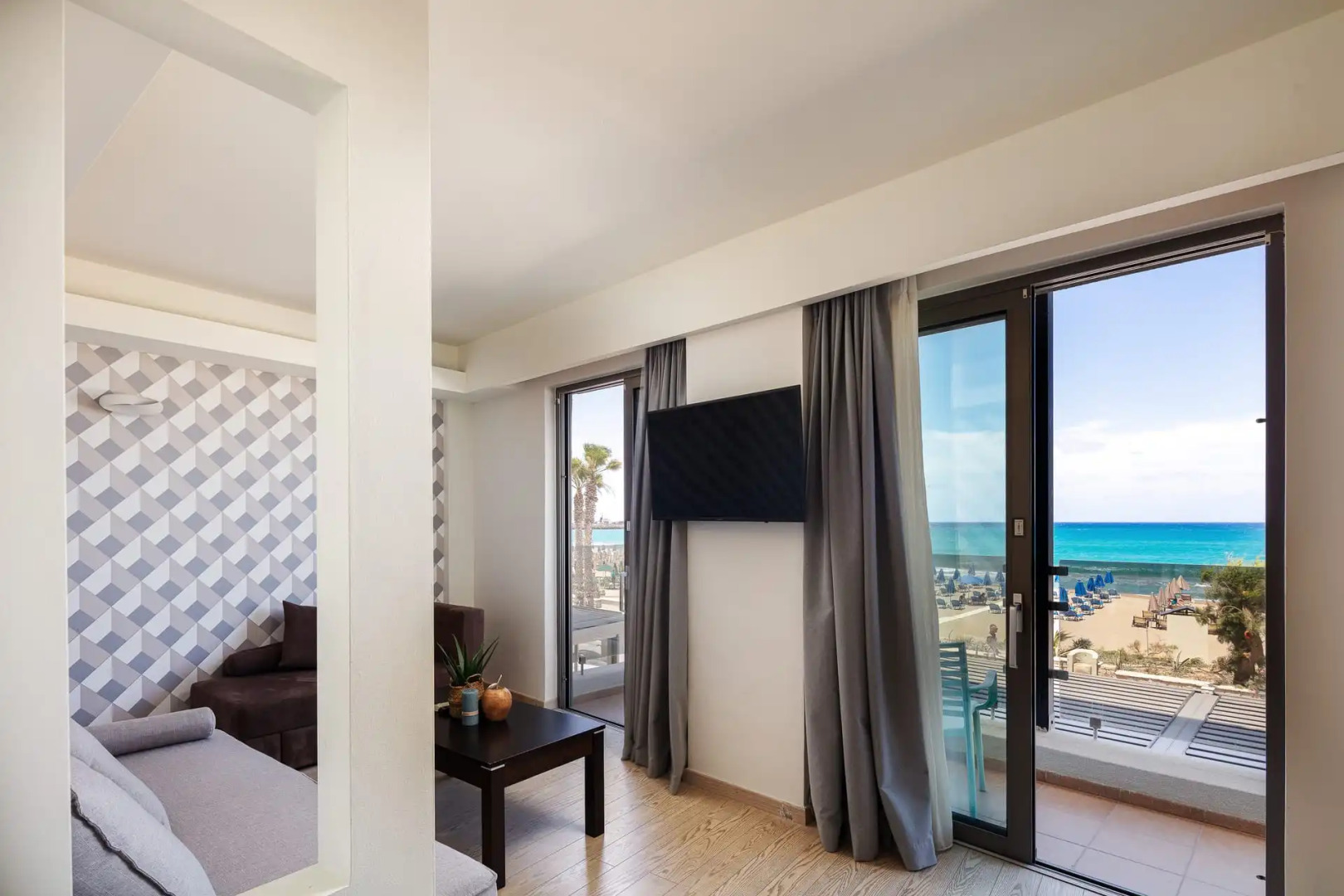 Photo - Steris Elegant Beach Hotel