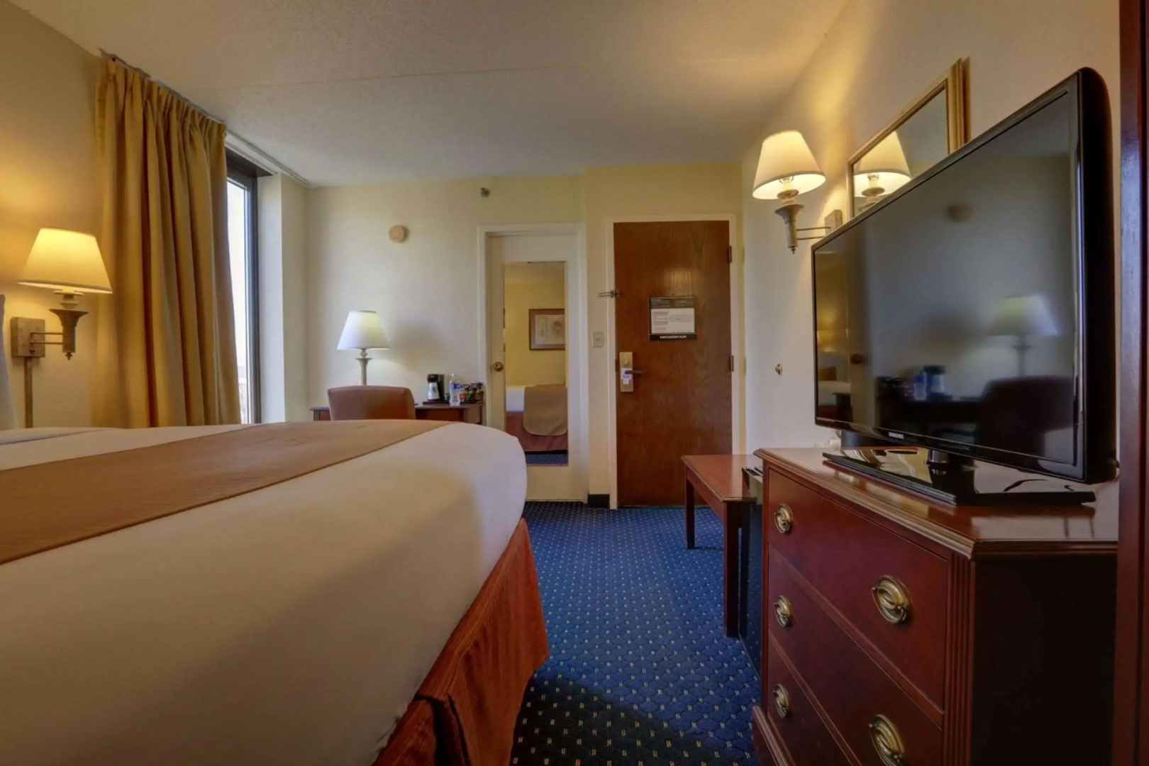 Foto - SureStay Plus Hotel by Best Western Chicago Lombard