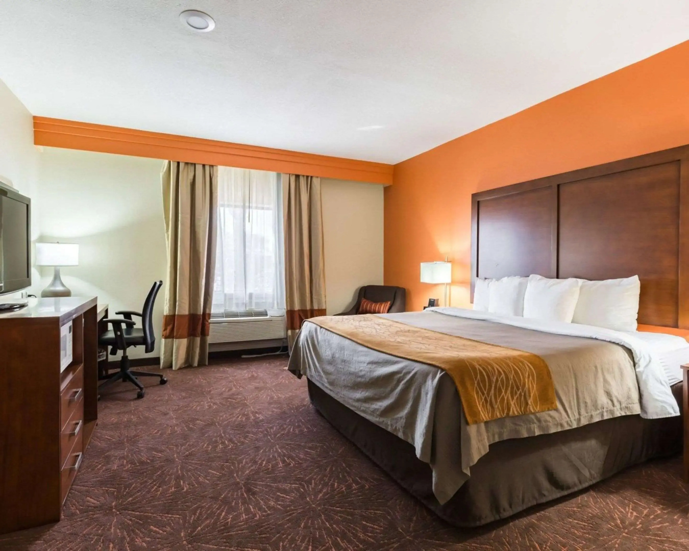 Foto - Econo Lodge Inn & Suites East