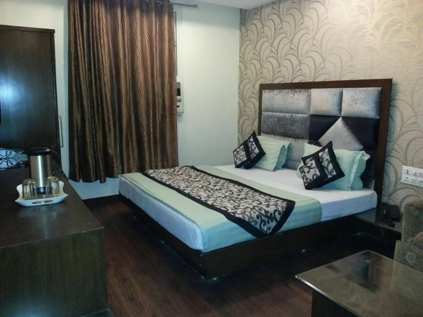 Photo - Hotel Vanson Villa, City Centre - With Free Airport & Train Station Pickup