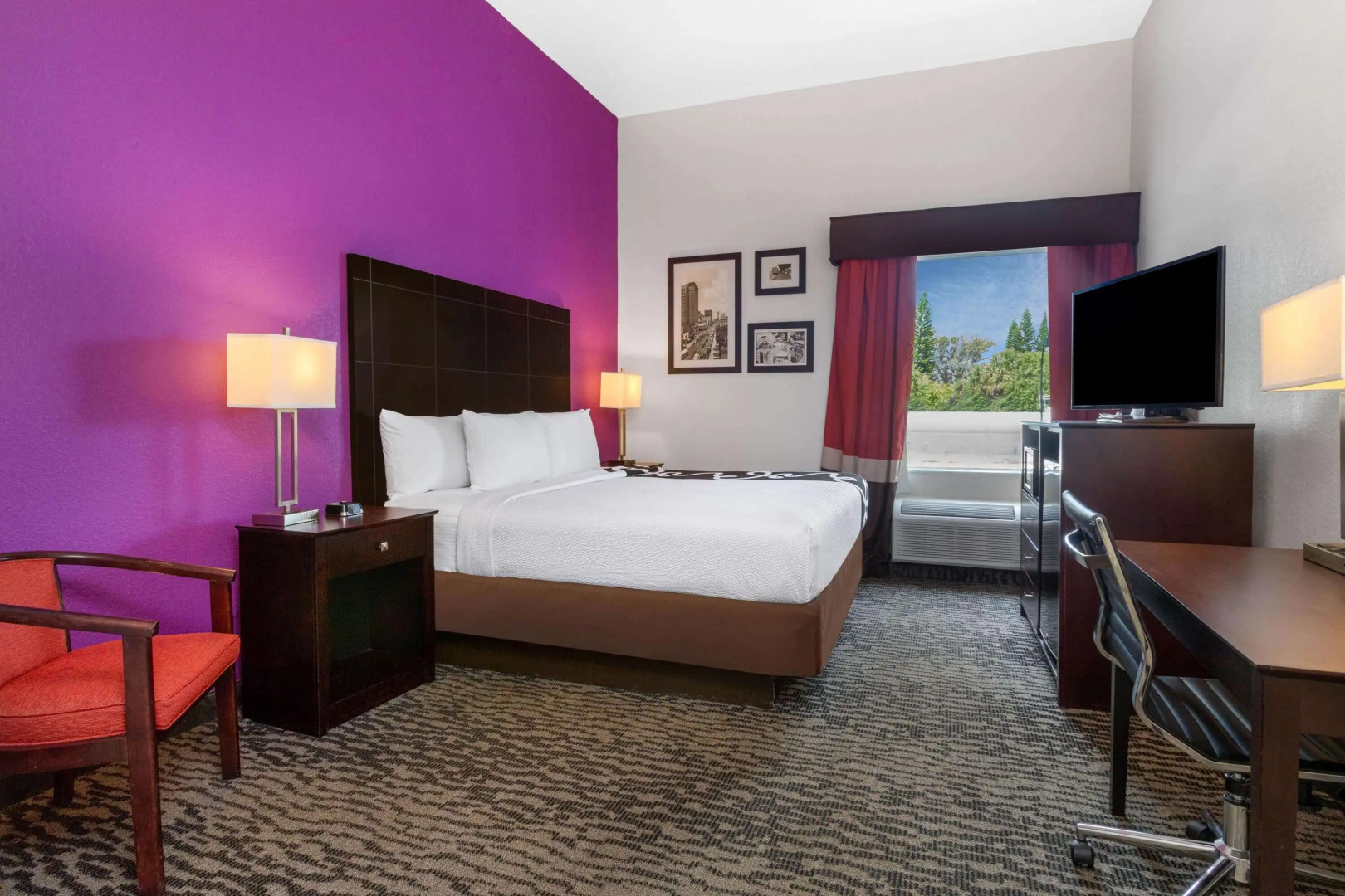 Photo - La Quinta by Wyndham Tampa Bay Area-Tampa South