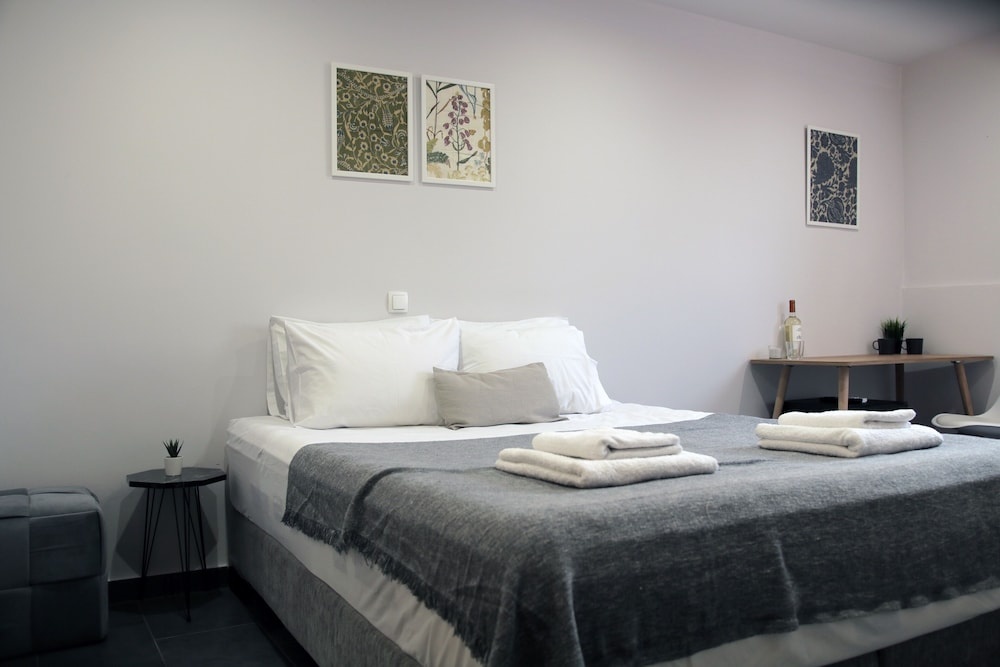 Navitas House Athens