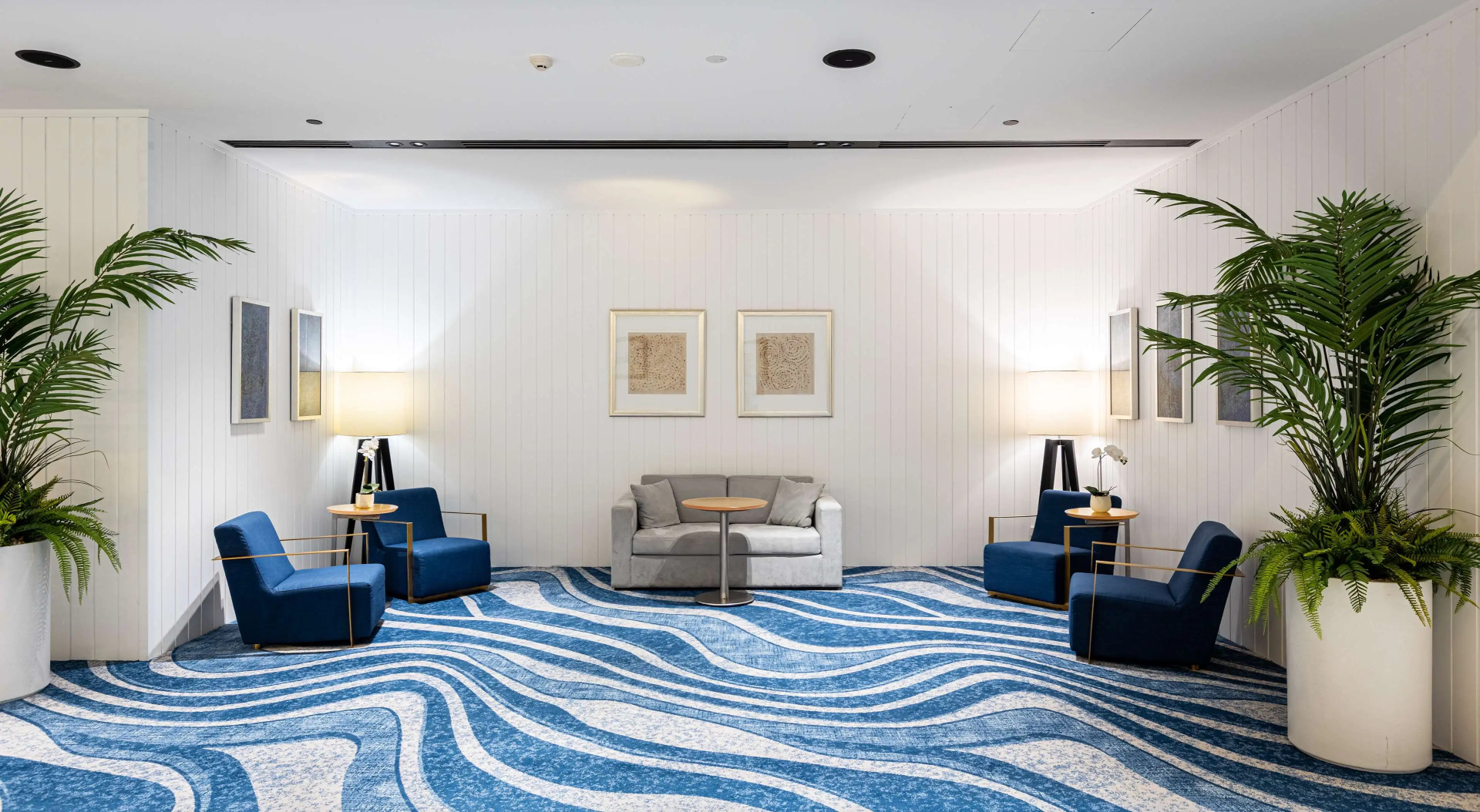 Photo - Hilton Surfers Paradise Hotel & Residences.