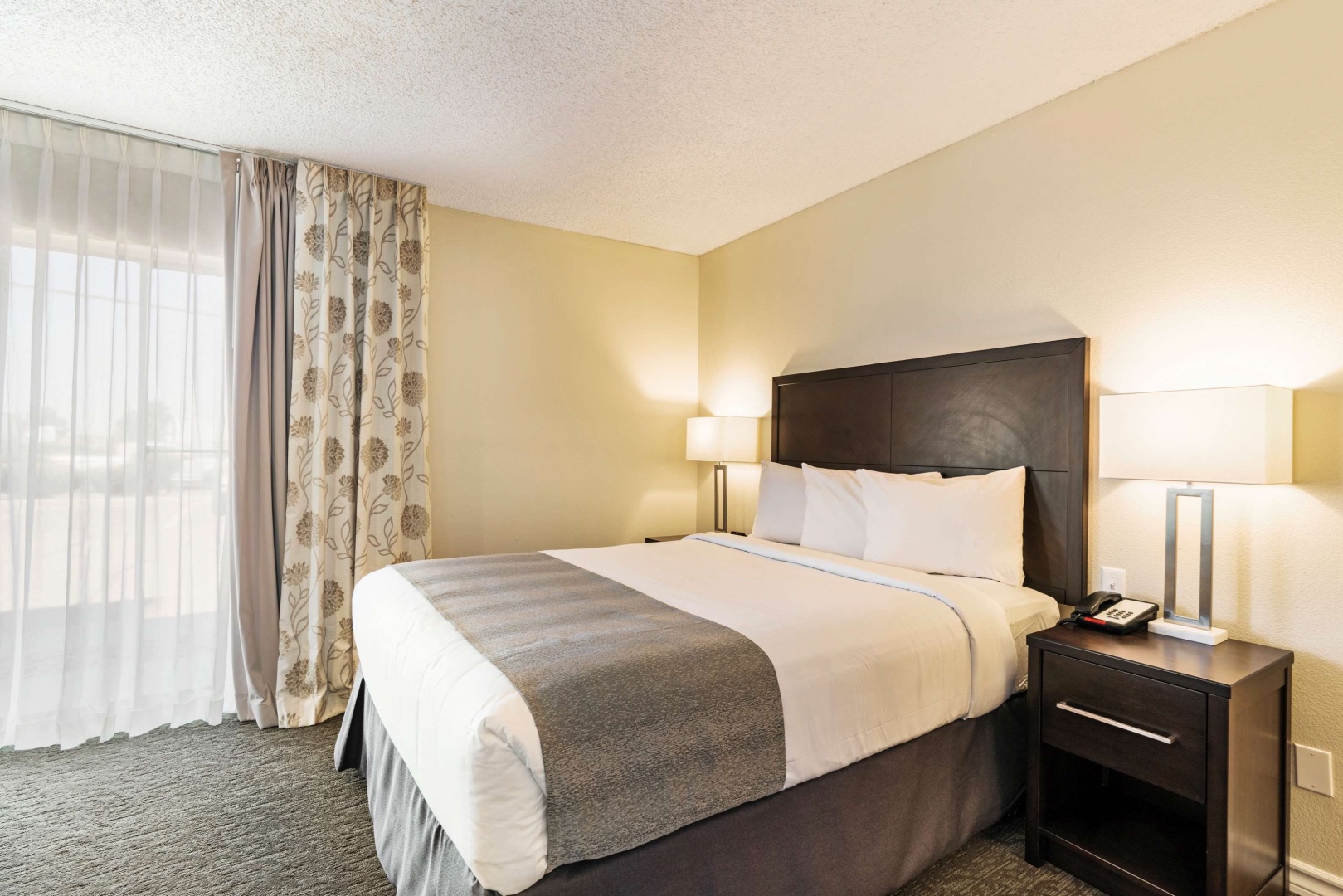 Photo - Chase Suite Hotel El Paso