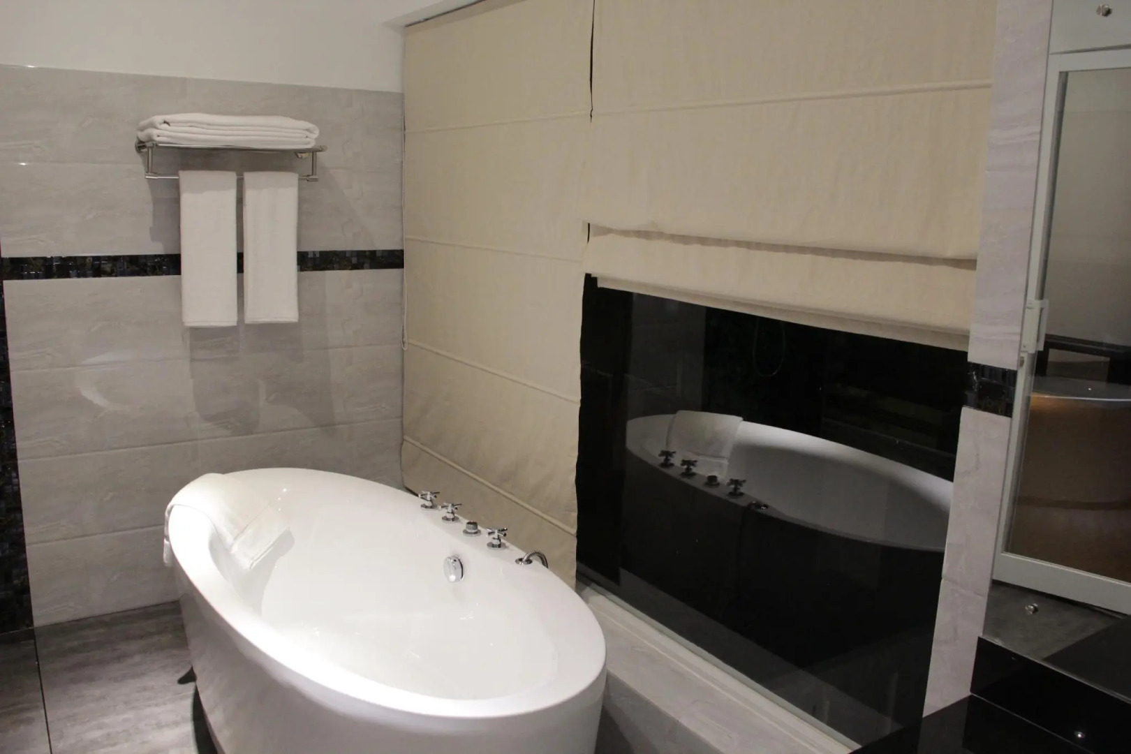 Photo - Daffodils Beach Negombo