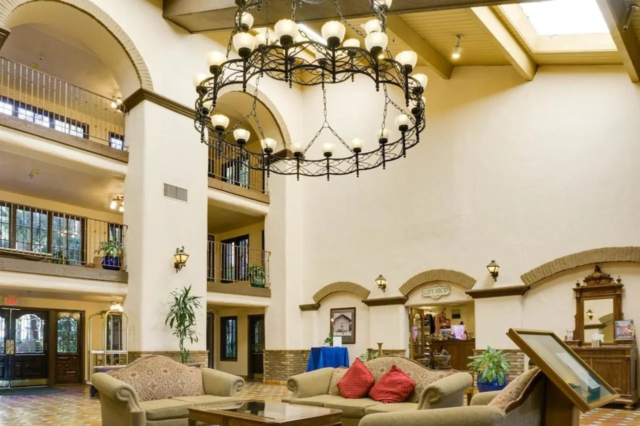 Foto - The Buena Park Grand Hotel & Suites