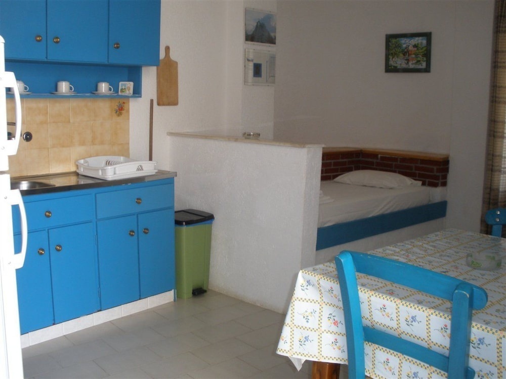 Elenis Apartments