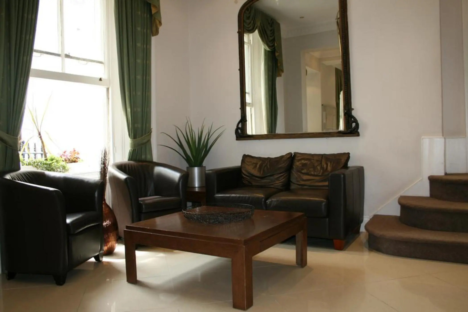 Photo - Wedgewood Hotel