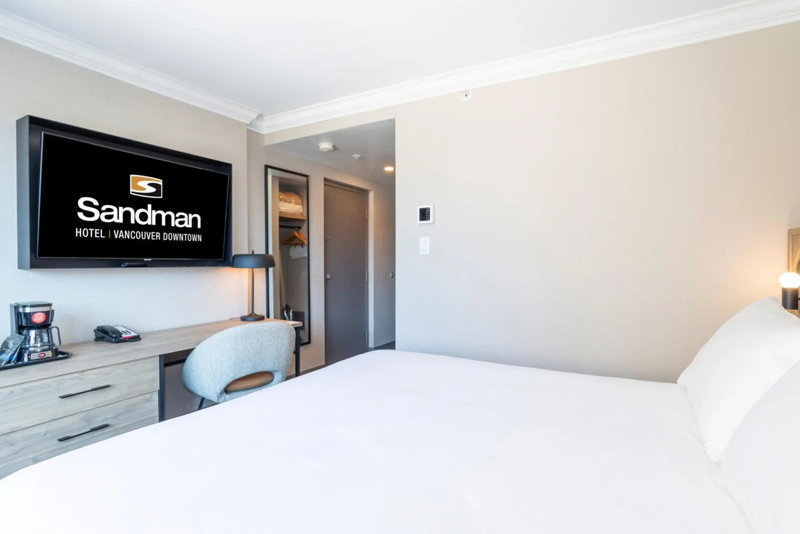 Photo - Sandman Signature Vancouver Downtown Hotel