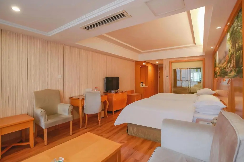Vienna Hotel (Guiyang Huaguoyuan)