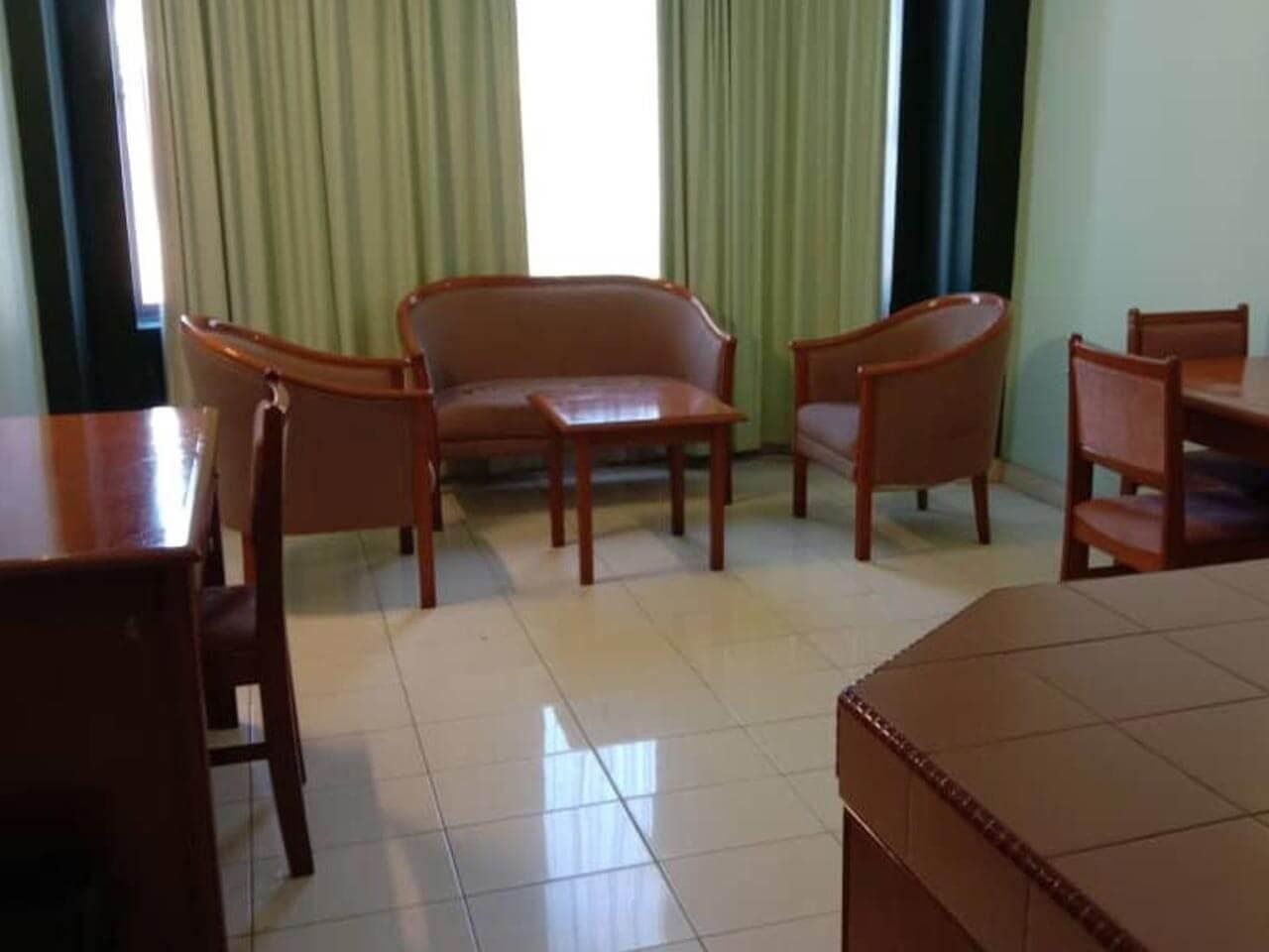Somerset Hotel
