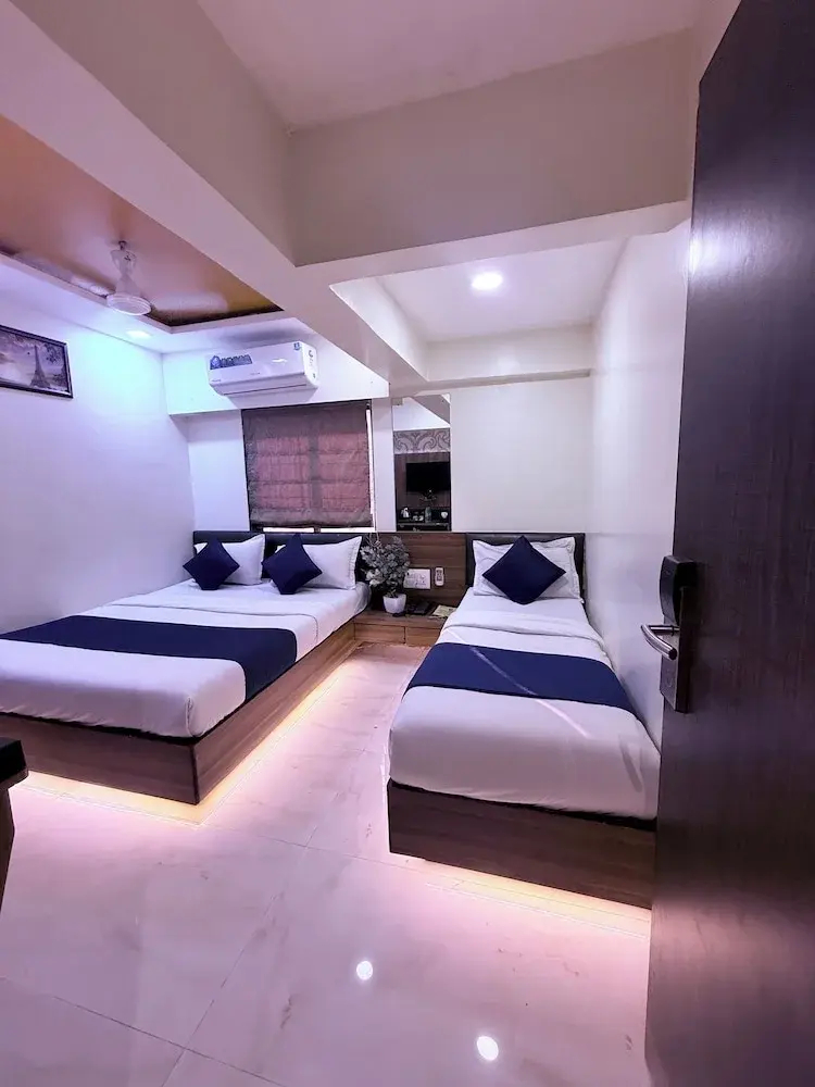 Photo - Hotel Ashyana - Near To Grant Road Station Mumbai