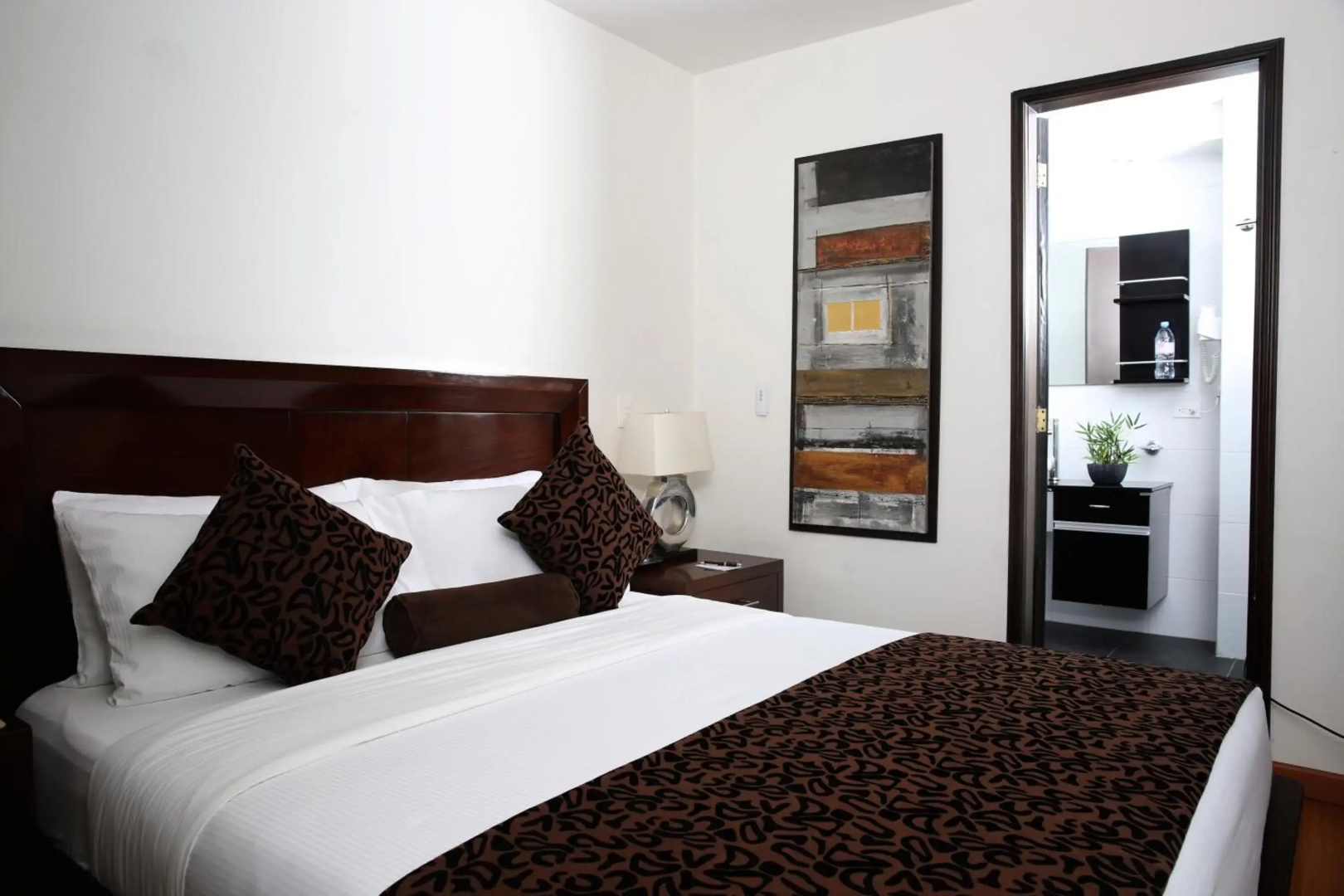 Photo - Hotel Suites 108