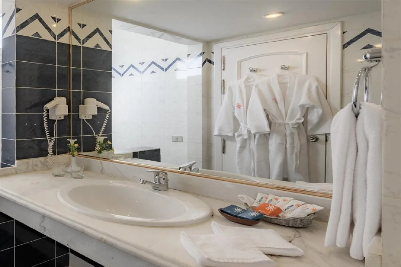 Photo - Desert Rose Resort