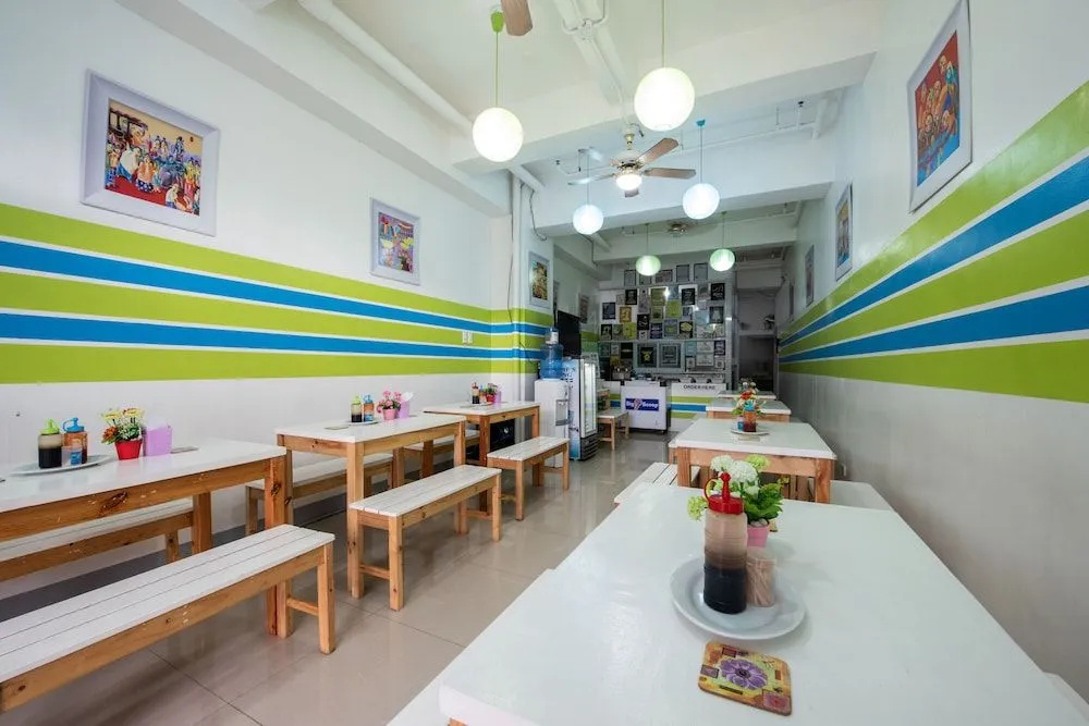 Foto - Yuj Inn Pasay