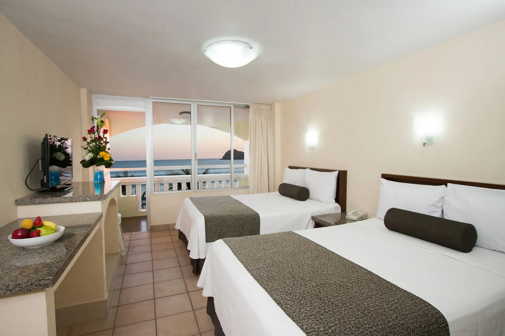 Photo - Don Pelayo Pacific Beach