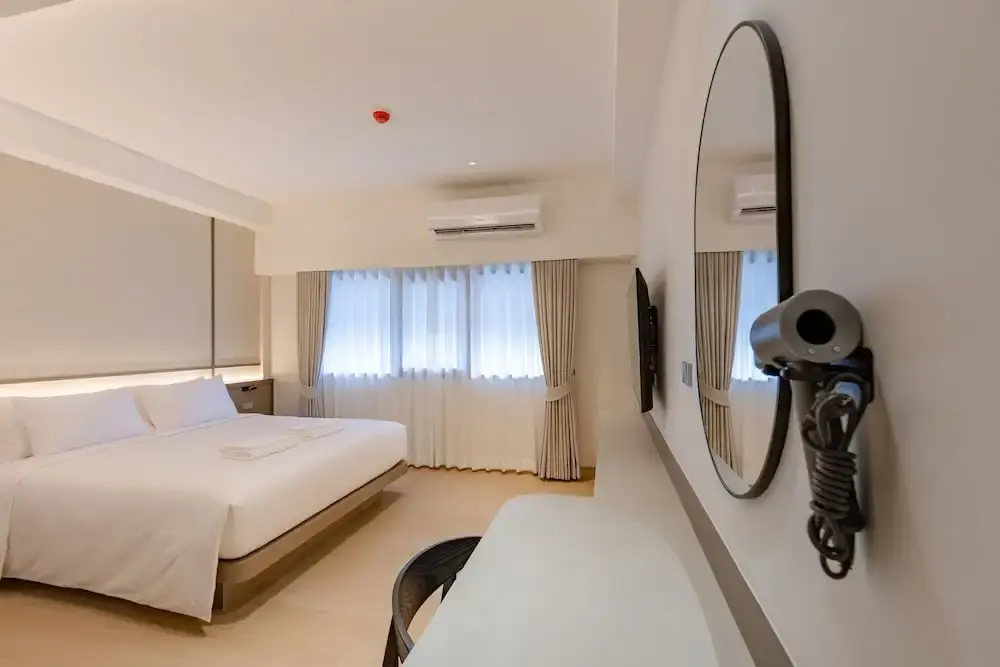 Photo - The Bentley Hotel