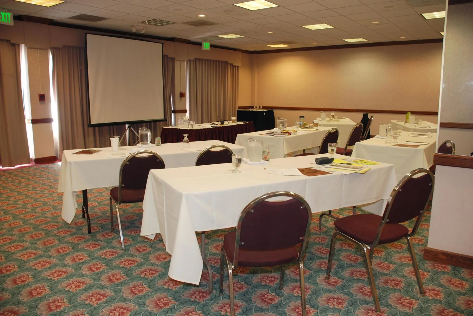 Photo - Oakland Airport Executive Hotel