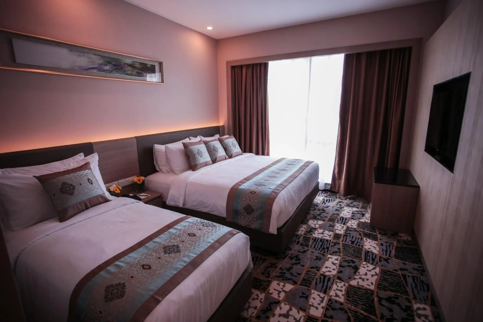 Photo - V8 Hotel