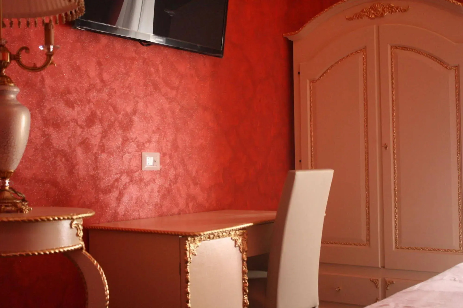 Photo - Pope's Suites