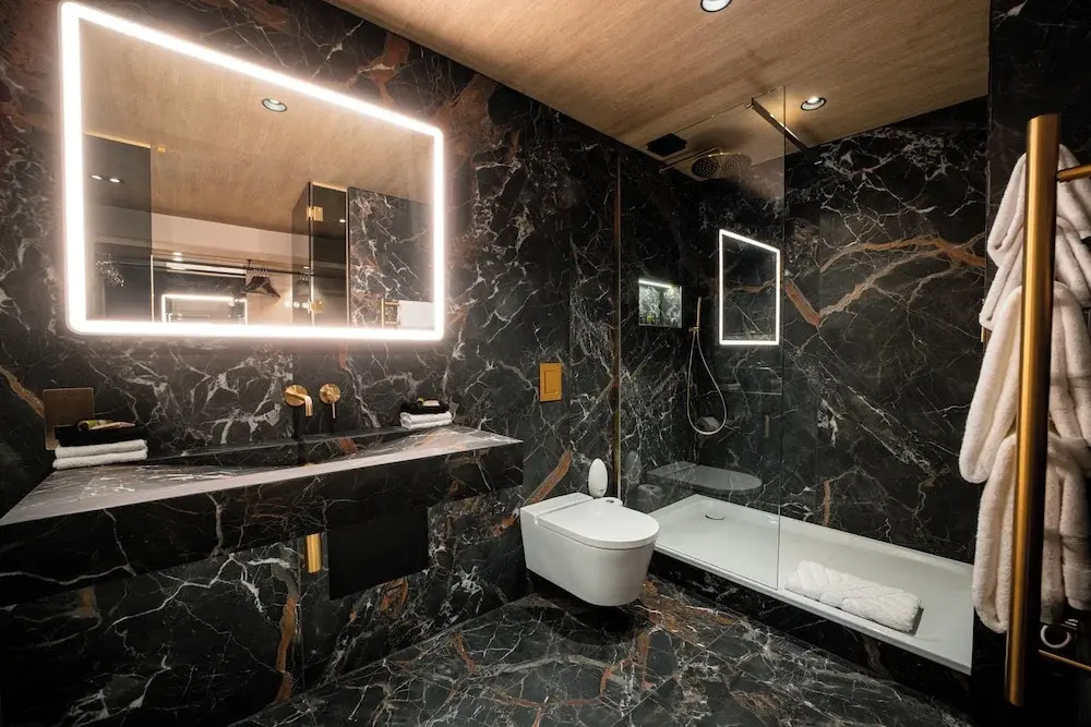 Photo - No.4 Carlton Hotel
