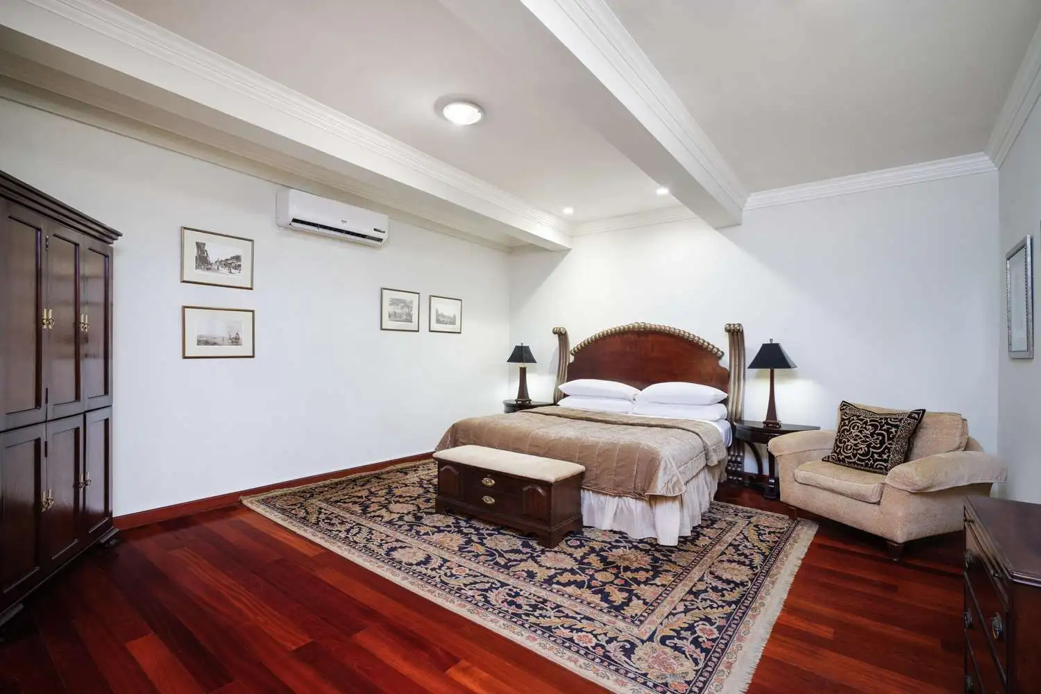 Photo - Terra Nova, BW Premier Collection