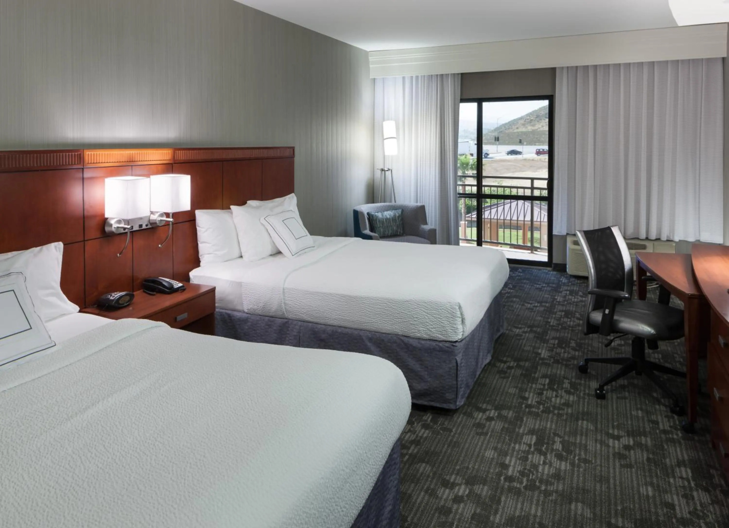 Foto - Courtyard by Marriott Santa Clarita Valencia